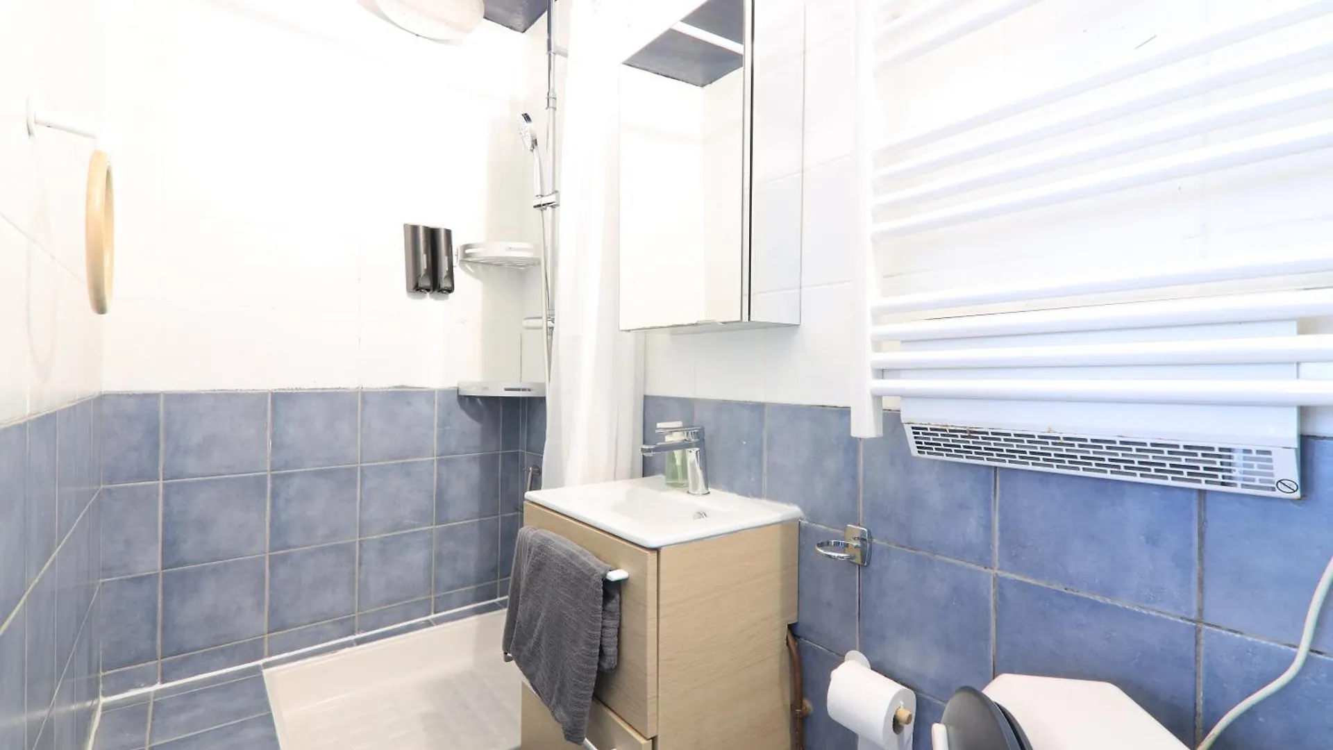 Апартаменты Studio Appartement Quartier Republique Free Netflix Париж