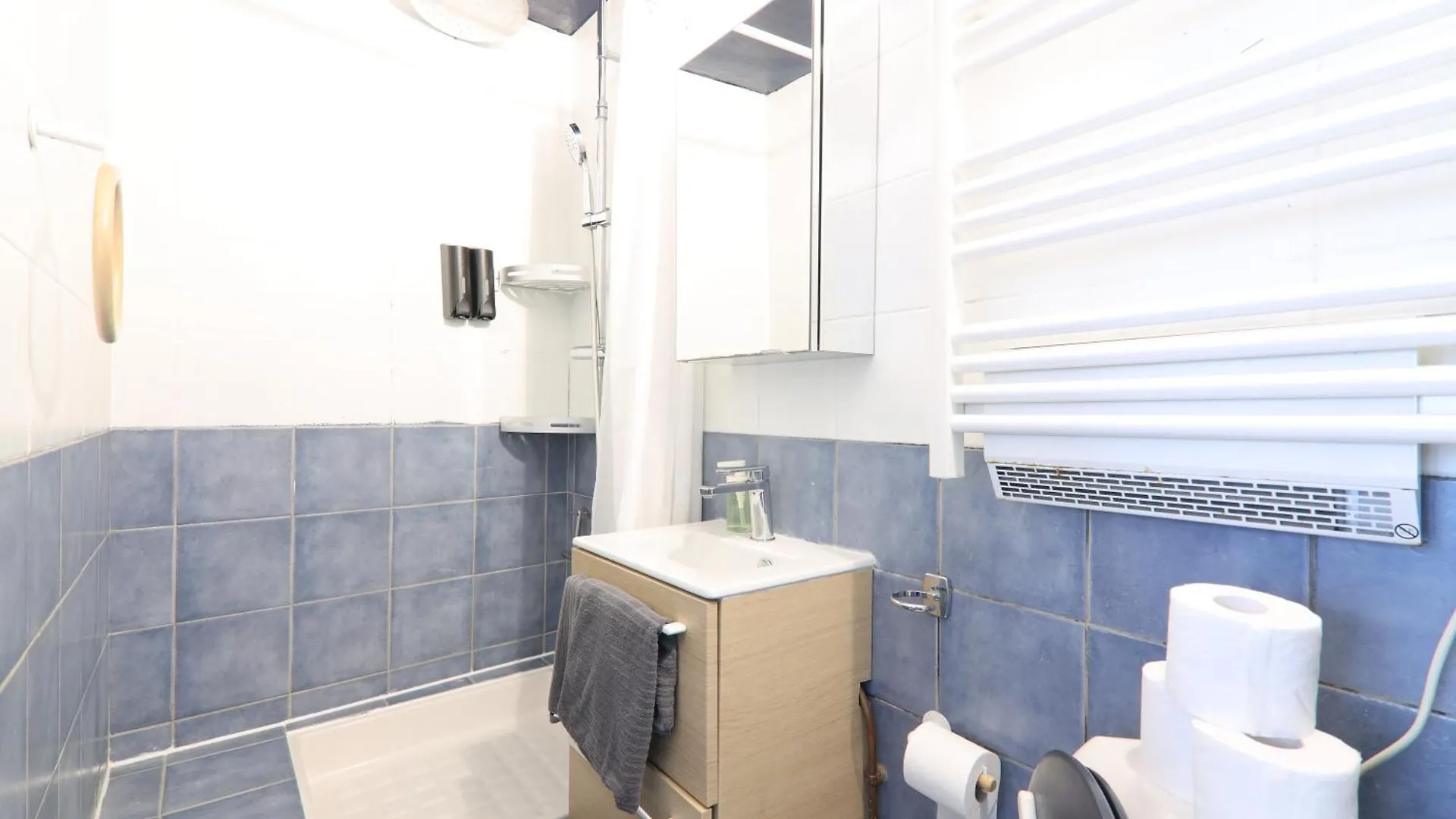 Апартаменты Studio Appartement Quartier Republique Free Netflix Париж Франция